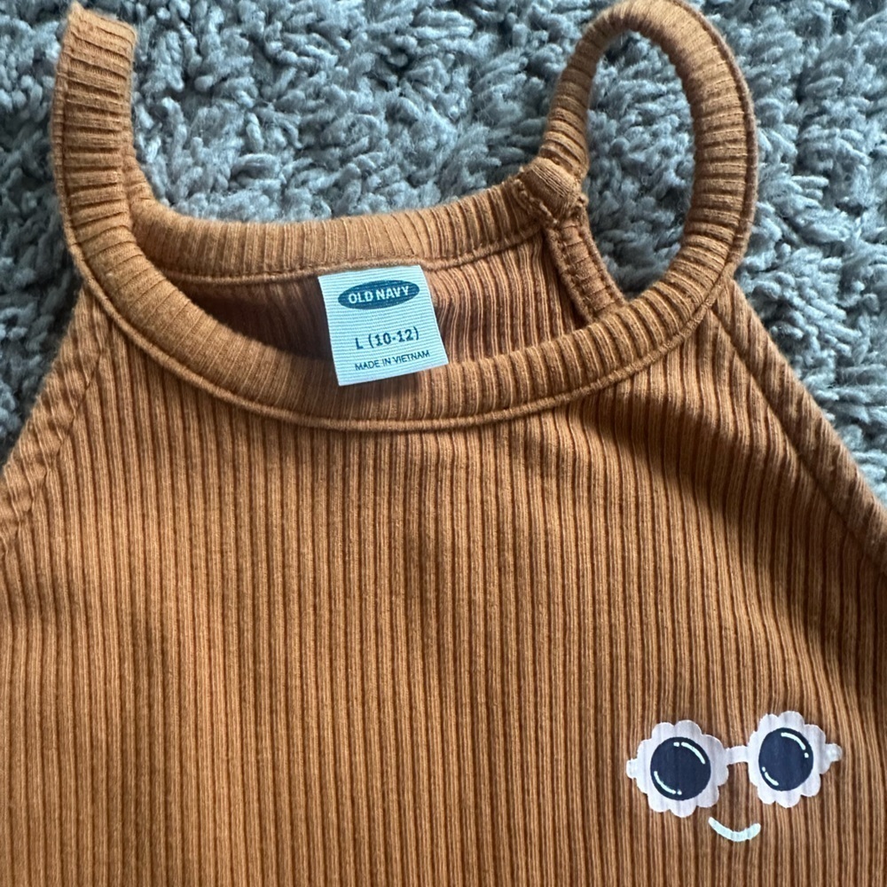 Old Navy Brown Ribbed top. - Picture 2 of 3